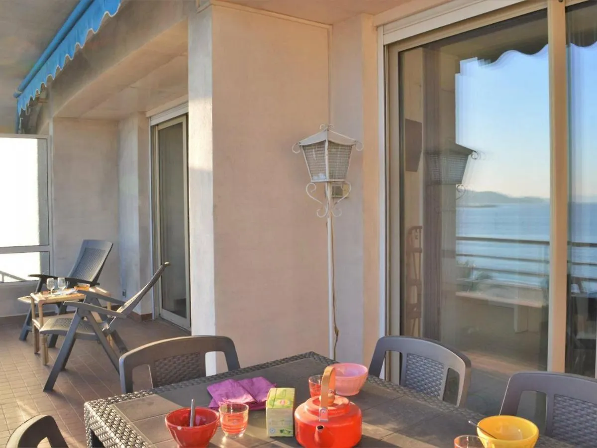 Apartment Appartement T2 Climatise, Terrasse, Plage A 3 Couchages - Fr-1-251-379 Le Lavandou
