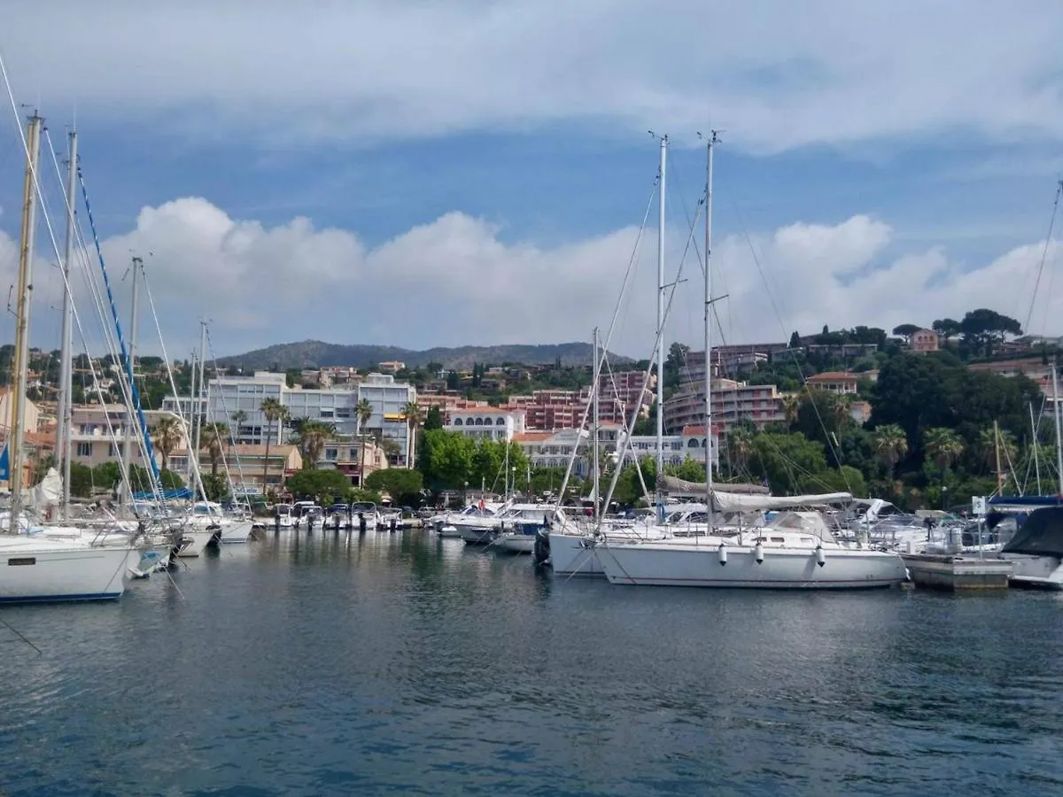 Appartement T2 Climatise, Terrasse, Plage A 3 Couchages - Fr-1-251-379 Le Lavandou